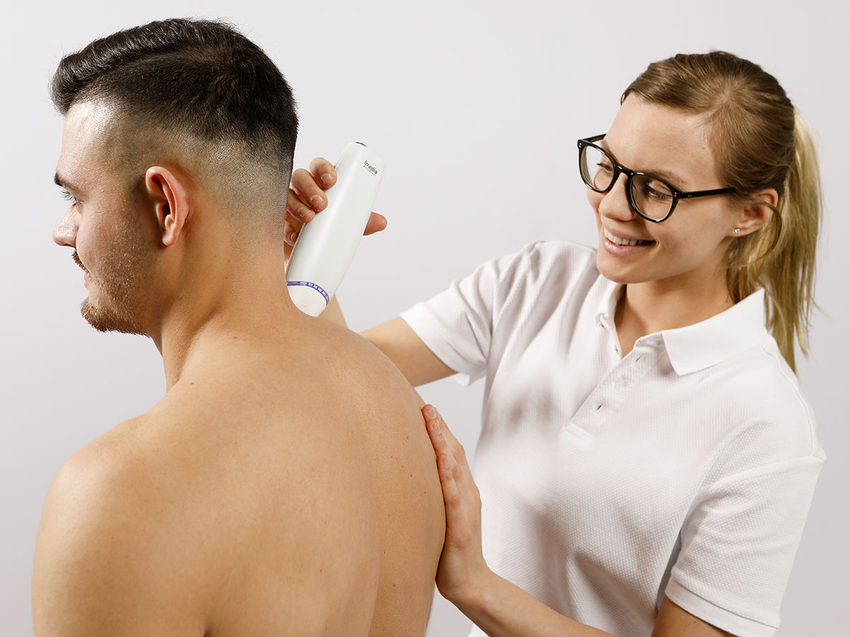 Medicinsk laserbehandling av nacke och axel